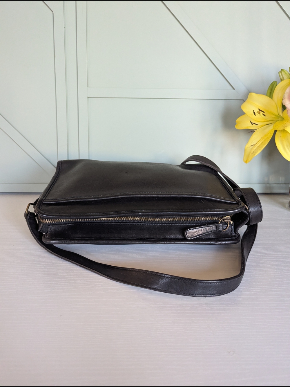 Vintage Coach Swagger Bag (Style 9931). It is a highly collectible the pre-1994 - Picture 7 of 12